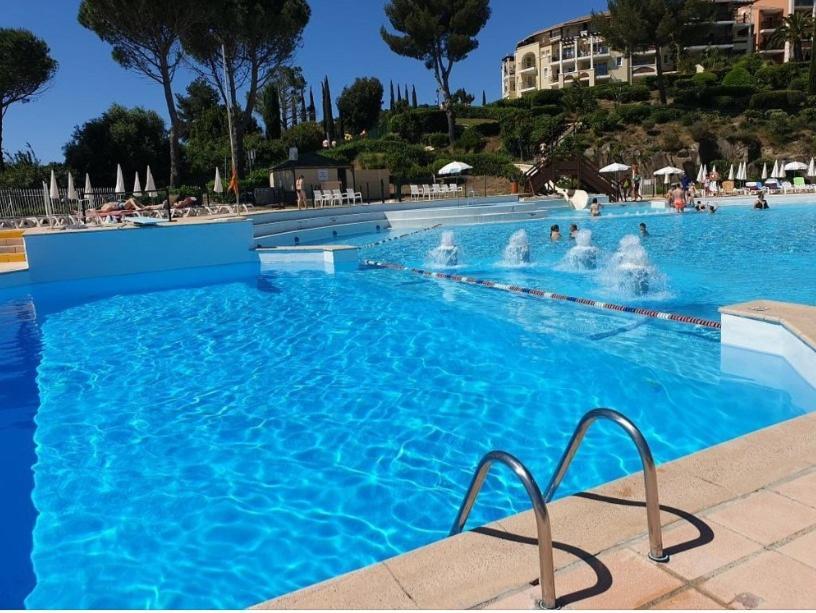 Village Cap Esterel, Piscine, Plage Saint-Raphaël المظهر الخارجي الصورة