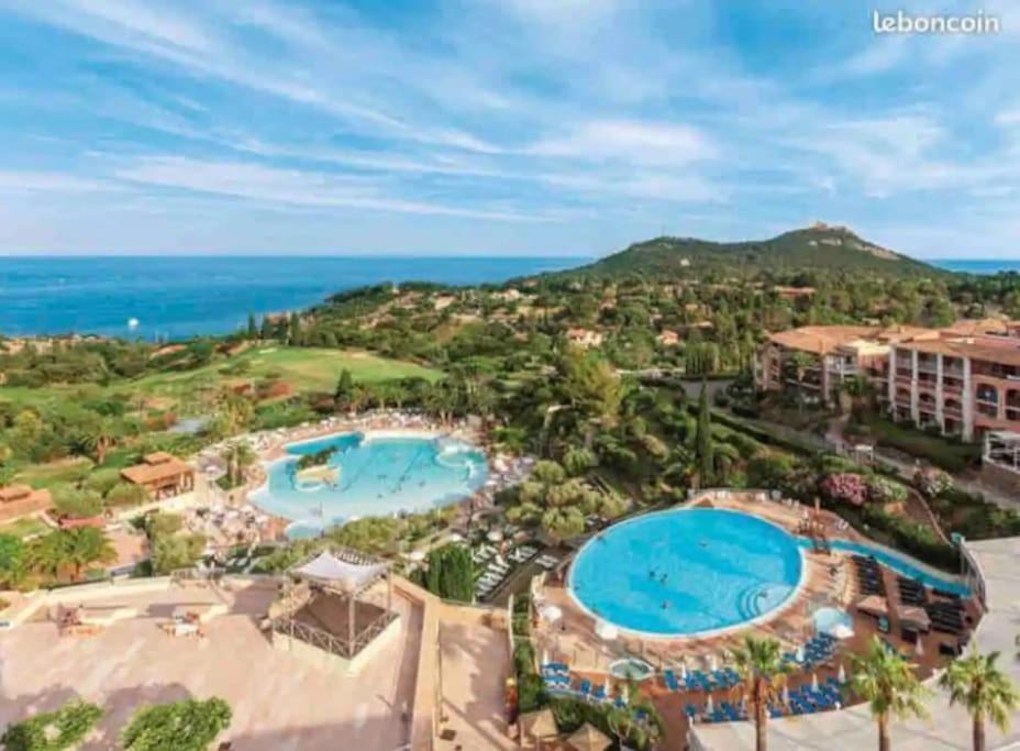 Village Cap Esterel, Piscine, Plage Saint-Raphaël المظهر الخارجي الصورة