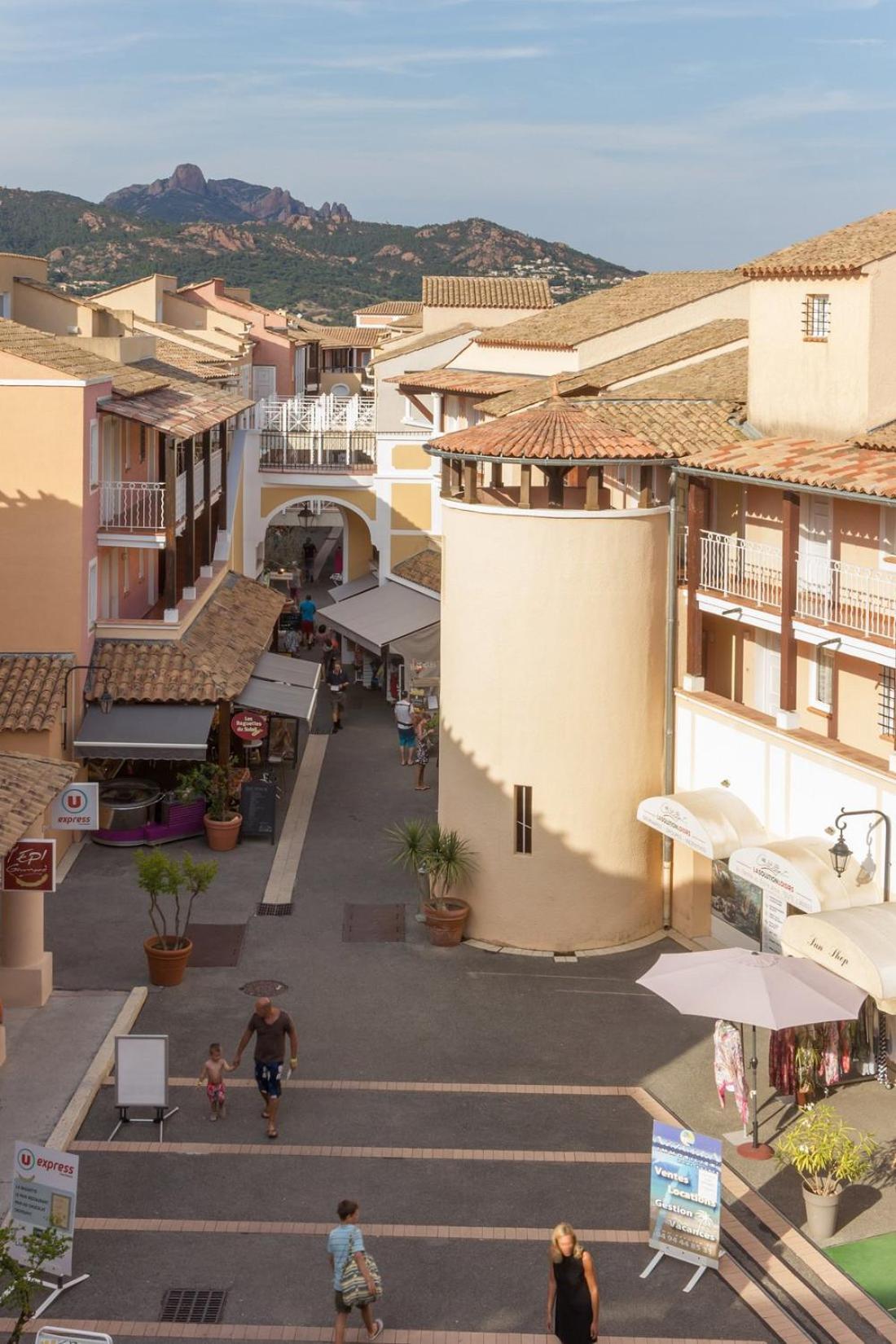 Village Cap Esterel, Piscine, Plage Saint-Raphaël المظهر الخارجي الصورة