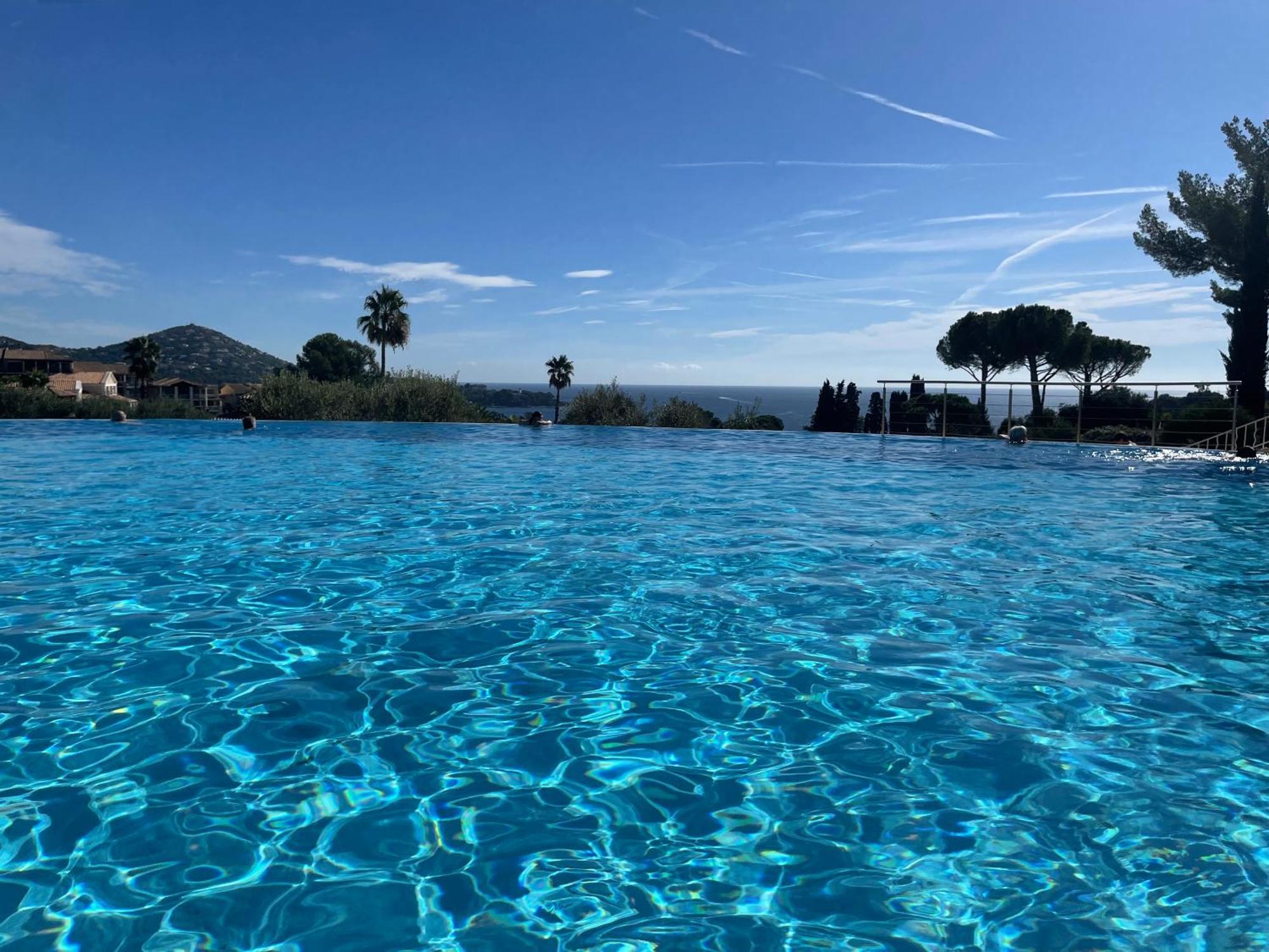 Village Cap Esterel, Piscine, Plage Saint-Raphaël المظهر الخارجي الصورة